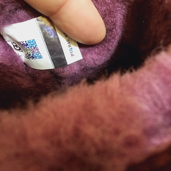 UGG Classic Mini ChunkySequin, pinot noir, size US 7 - Picture 9 of 11